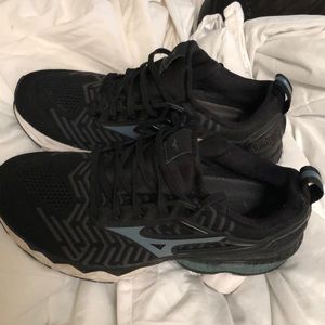 Mizuno Wave creation size 8 woman